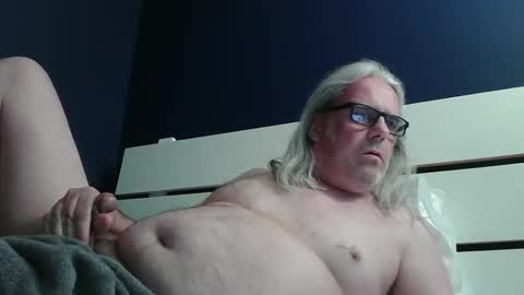 Snapshot of chiguitar chatting on 4, 11, 2025 chiguitar online show from 4, 11, 2025