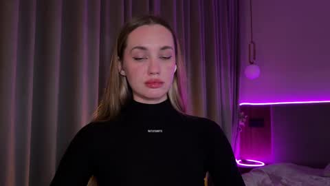 Snapshot of chillgoddess chatting on 23, 11, 2025 Goddess Vika - owner of all ur money online show from 23, 11, 2025