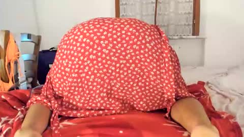 Snapshot of chillwithcamii chatting on 12, 9, 2025 yoursensualparadise online show from 12, 9, 2025