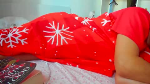 Snapshot of chillwithcamii chatting on 18, 9, 2025 yoursensualparadise online show from 18, 9, 2025