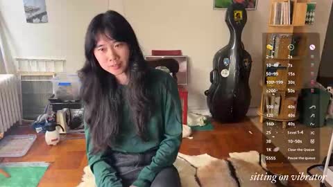 Snapshot of chiloschista chatting on 11, 11, 2025 judith online show from 11, 11, 2025