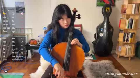 Snapshot of chiloschista chatting on 24, 11, 2025 judith online show from 24, 11, 2025