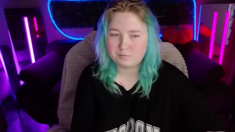 Snapshot of chimberwol chatting on 28, 11, 2025 Chim-Chim online show from 28, 11, 2025