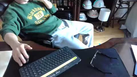 Snapshot of chiphoneman chatting on 9, 3, 2026 chiphoneman online show from 9, 3, 2026
