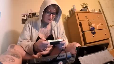 chl0efromthestars online show from 20, 2, 2026