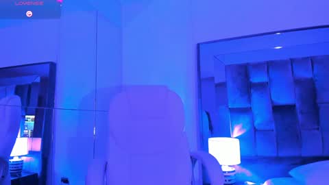 Chloe online show from 25, 1, 2025