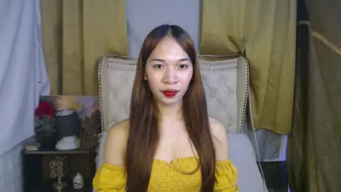 Snapshot of chloe_bilat chatting on 13, 11, 2025 chloe_bilat online show from 13, 11, 2025