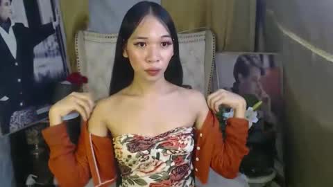 Snapshot of chloe_bilat chatting on 25, 11, 2025 chloe_bilat online show from 25, 11, 2025