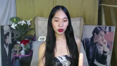 Snapshot of chloe_bilat chatting on 3, 12, 2025 chloe_bilat online show from 3, 12, 2025