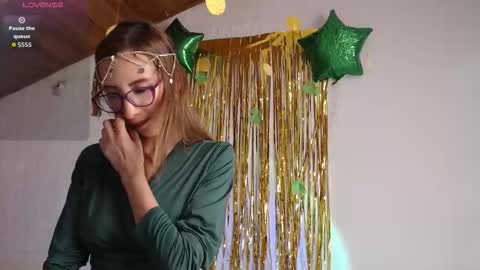 Snapshot of chloe_bitelly chatting on 17, 3, 2026 Chloe Bitelly online show from 17, 3, 2026