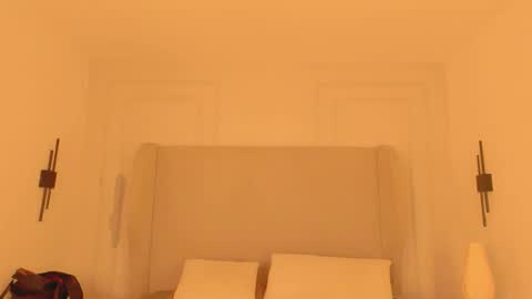Snapshot of chloe_dee_ chatting on 16, 12, 2025 Chloe online show from 16, 12, 2025