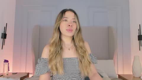 Snapshot of chloe_dee_ chatting on 21, 5, 2026 Chloe online show from 21, 5, 2026