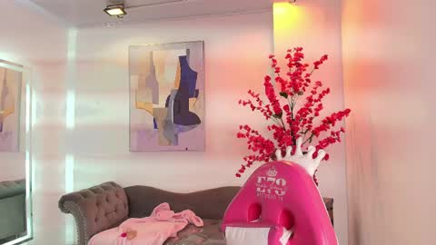 Chloe online show from 15, 4, 2026