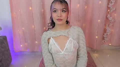 Snapshot of chloe_evans12 chatting on 5, 12, 2025 Chloe online show from 5, 12, 2025