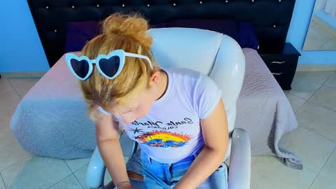 CHLOE online show from 2, 1, 2025