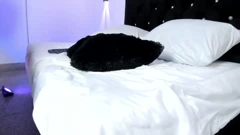 Chloe online show from 15, 5, 2026