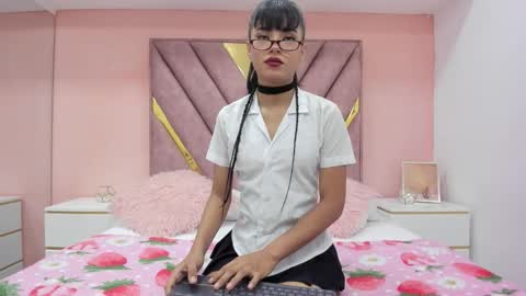 Chloe online show from 11, 3, 2026