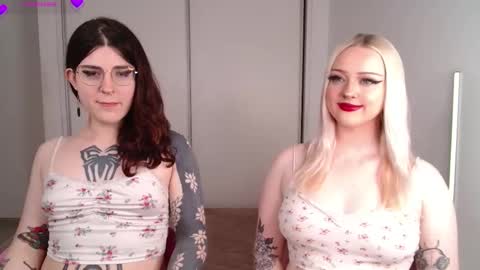 Snapshot of chloe_levine chatting on 14, 11, 2025 Chloe Levine online show from 14, 11, 2025