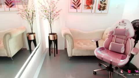Chloe  online show from 14, 5, 2026