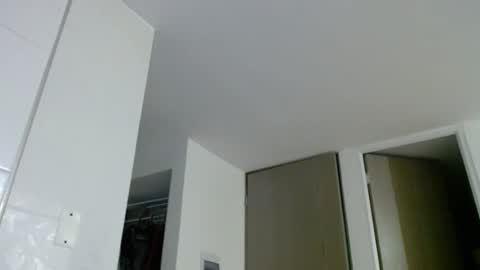 Snapshot of chloe_snoww chatting on 29, 10, 2025 cloes online show from 29, 10, 2025