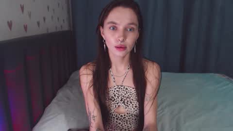 Snapshot of chloe_sunny chatting on 12, 11, 2025 Chloe online show from 12, 11, 2025