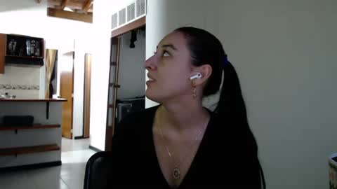 Chloe  online show from 27, 6, 2026