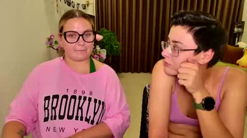 Snapshot of chloe_x_ chatting on 20, 6, 2026 Eva and Sandra online show from 20, 6, 2026