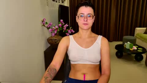 Snapshot of chloe_x_ chatting on 28, 6, 2026 Eva and Sandra online show from 28, 6, 2026
