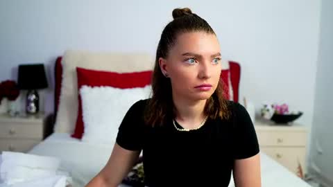 Snapshot of chloecheryy chatting on 14, 6, 2026 Chloe online show from 14, 6, 2026