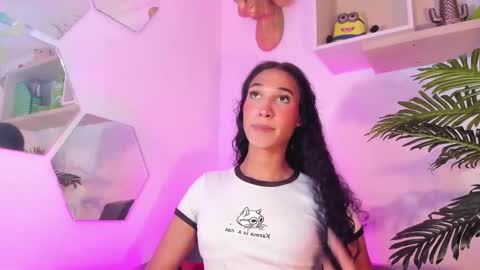 Snapshot of chloee_adams_ chatting on 8, 3, 2025 Chloe online show from 8, 3, 2025