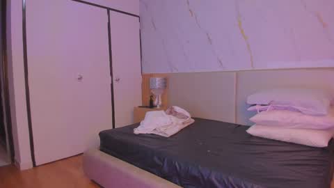 Chloee online show from 18, 11, 2025