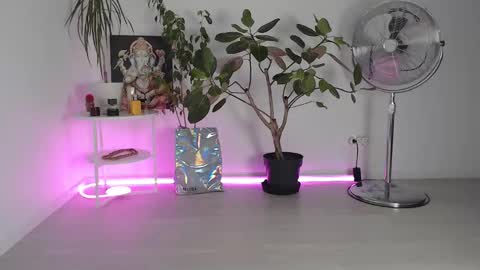 Chloe online show from 26, 9, 2025