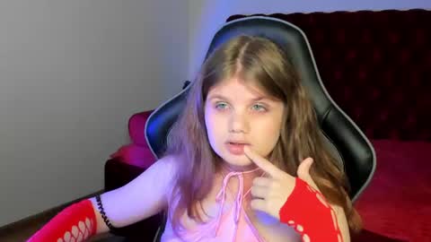 Snapshot of chloehalses chatting on 14, 6, 2026 ChloeHalses online show from 14, 6, 2026