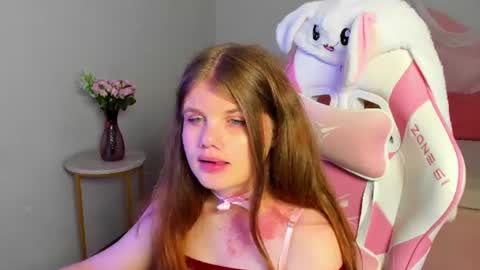 Snapshot of chloehalses chatting on 16, 6, 2026 ChloeHalses online show from 16, 6, 2026