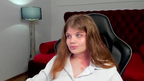 Snapshot of chloehalses chatting on 9, 7, 2026 ChloeHalses online show from 9, 7, 2026