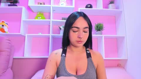 Snapshot of chloeharper1 chatting on 2, 12, 2025 Chloe online show from 2, 12, 2025