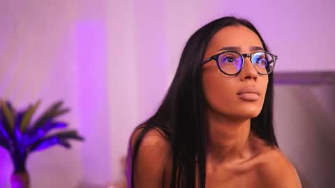 Snapshot of chloeobrilx chatting on 21, 9, 2025 Chlo online show from 21, 9, 2025