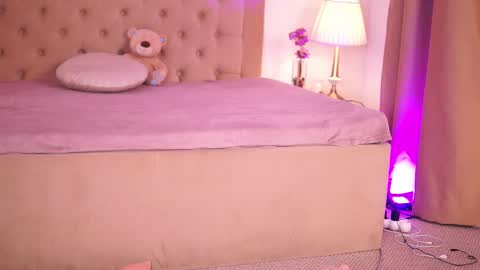 Snapshot of chloeobrilx chatting on 15, 11, 2025 Chlo online show from 15, 11, 2025