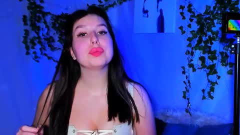 Snapshot of chloericci chatting on 5, 12, 2025 ChloeRicci online show from 5, 12, 2025