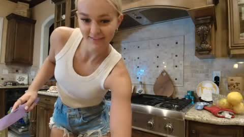 Chloe Babe online show from 12, 7, 2026