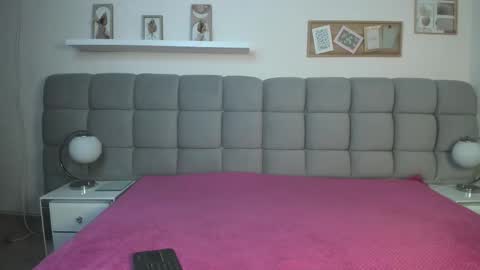 chlooe_zoe online show from 18, 9, 2025