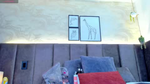 Chlooe online show from 6, 10, 2025