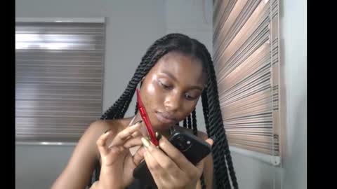 Snapshot of choco_petitqueen chatting on 27, 11, 2025 choco_petitqueen online show from 27, 11, 2025