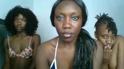 Snapshot of chocobear22 chatting on 22, 10, 2025 chocobear22 online show from 22, 10, 2025