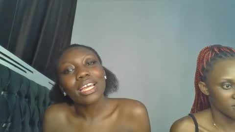 Snapshot of chocobear22 chatting on 30, 11, 2025 chocobear22 online show from 30, 11, 2025