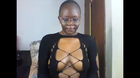 Snapshot of chocolate_enne chatting on 2, 11, 2025 chocolate babes online show from 2, 11, 2025