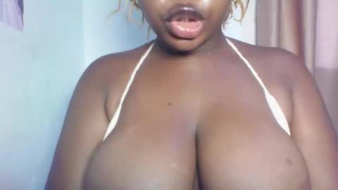 Snapshot of chocolateassgirl61 chatting on 27, 3, 2026 chocolateassgirl61 online show from 27, 3, 2026