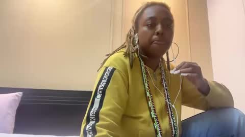 Snapshot of chocolatecakequeen chatting on 5, 12, 2024 ChocolateCakeQueen online show from 5, 12, 2024