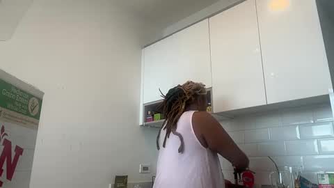 Snapshot of chocolatecakequeen chatting on 20, 12, 2024 ChocolateCakeQueen online show from 20, 12, 2024