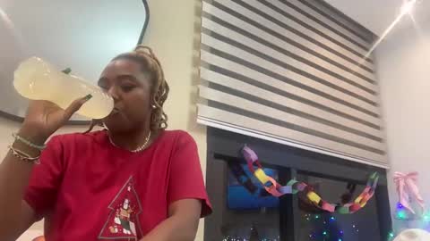 Snapshot of chocolatecakequeen chatting on 21, 12, 2024 ChocolateCakeQueen online show from 21, 12, 2024